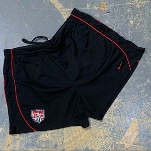 Nike WMNS USWNT Soccer Shorts 407434-010 L 3 Star